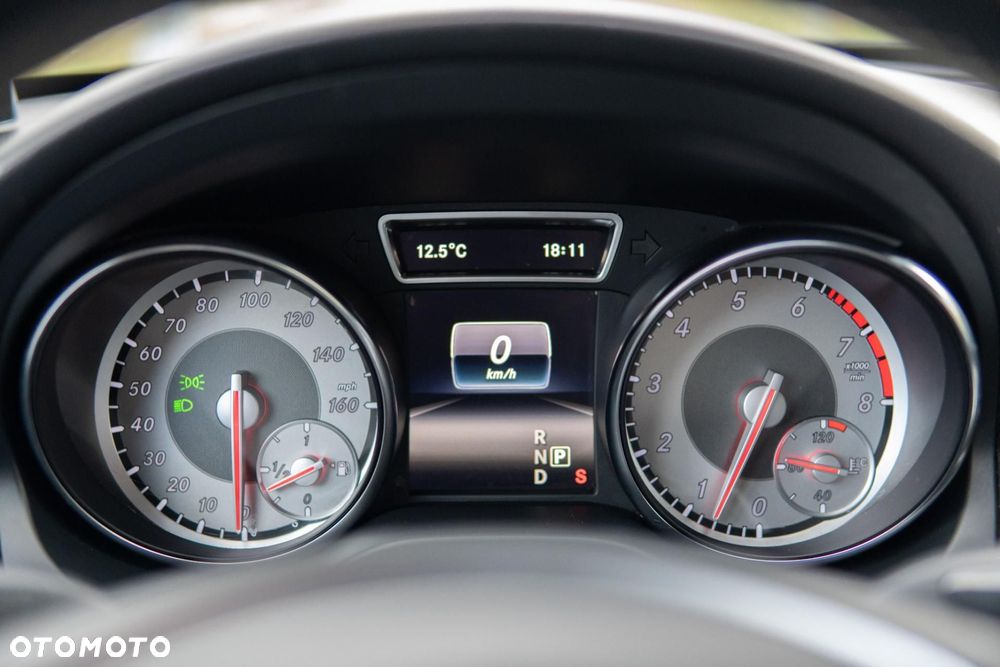 Mercedes-Benz CLA 250 7G-DCT AMG Line - 35