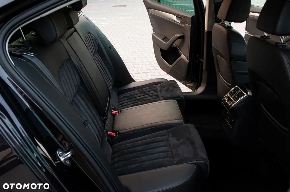 Skoda Superb 2.0 TDI DSG Ambition - 26