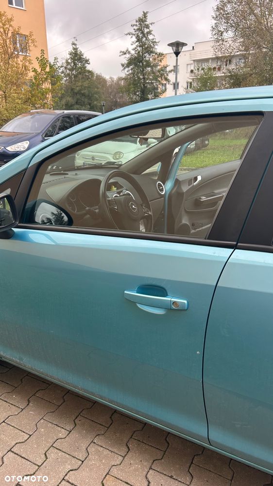 Opel Corsa 1.4 16V Color Edition - 11