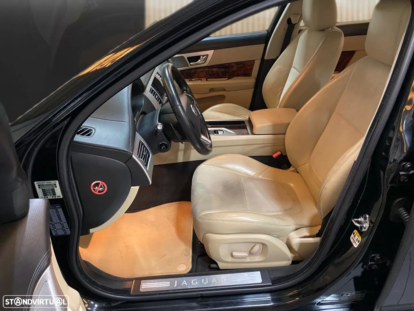 Jaguar XF 2.2 D Premium Luxury - 7