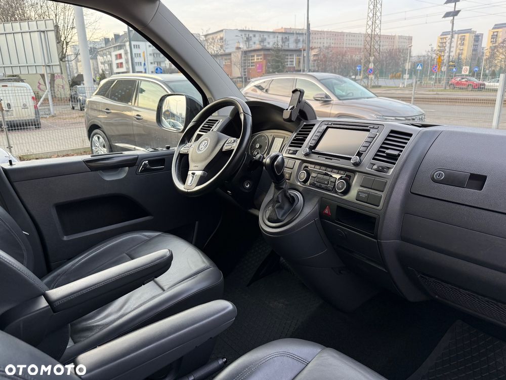 Volkswagen Caravelle - 28