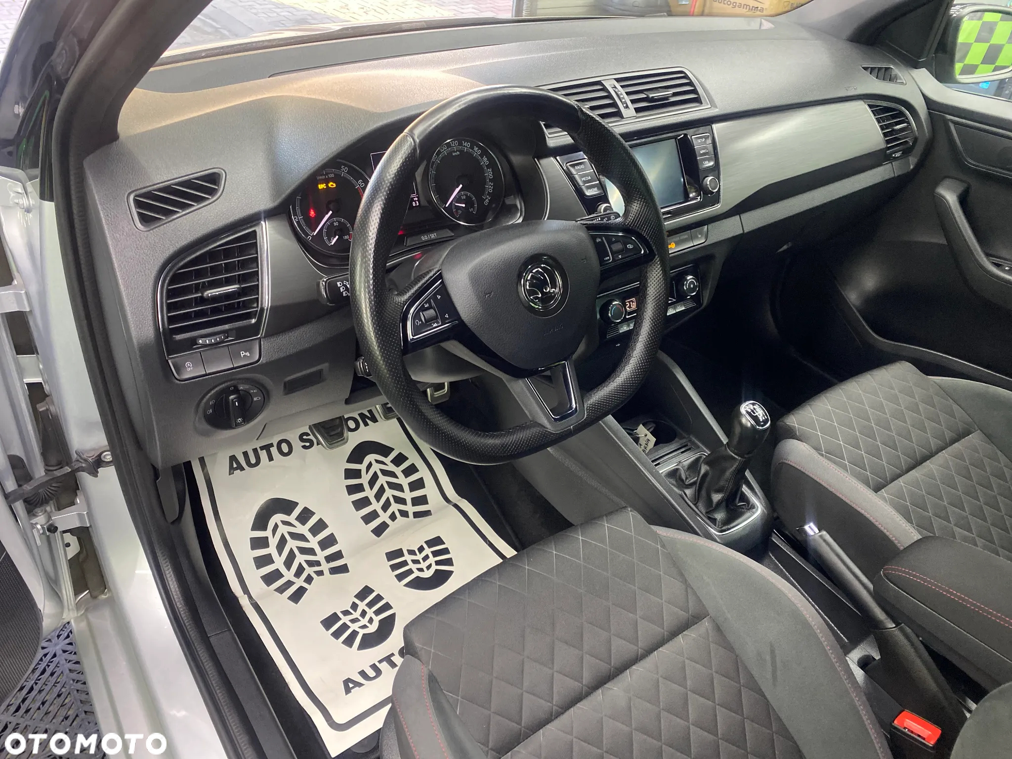 Skoda Fabia 1.0 TSI Monte Carlo - 6