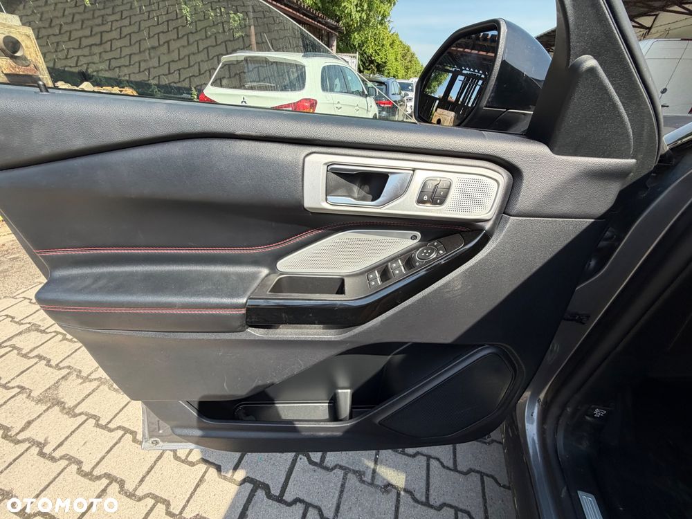 Ford Explorer - 18