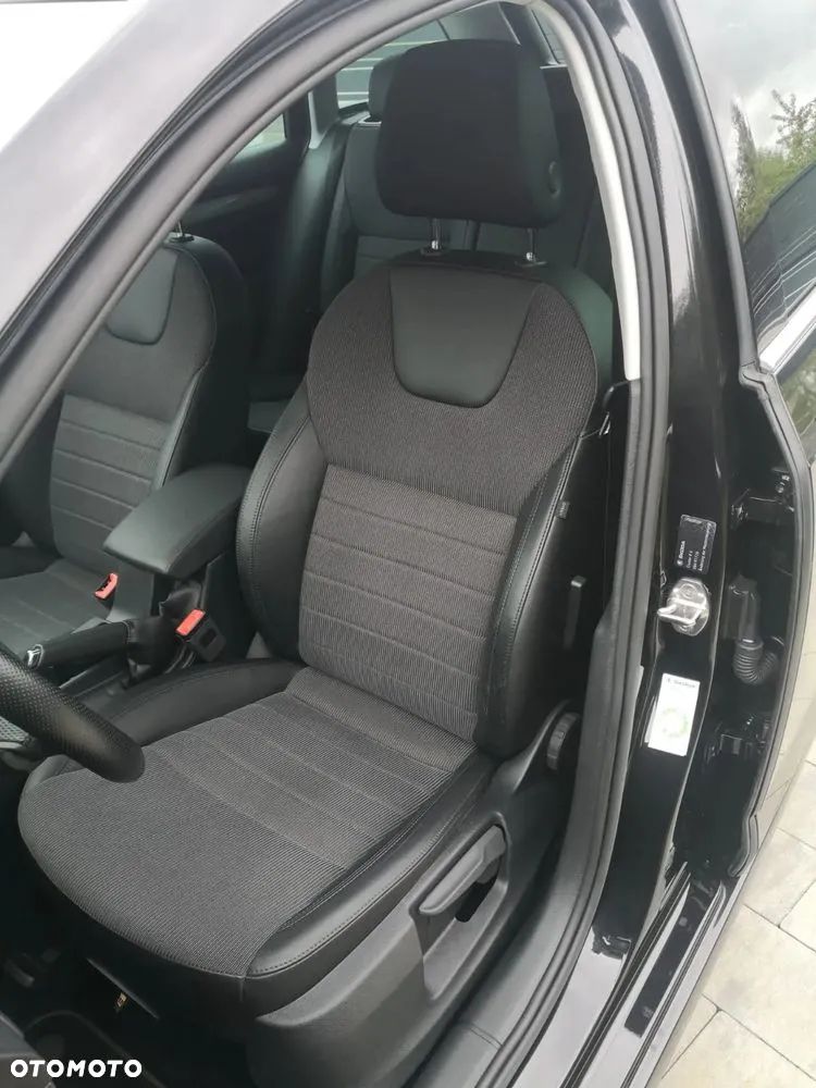 Skoda Octavia Combi 2.0 TDI DSG Ambition - 10