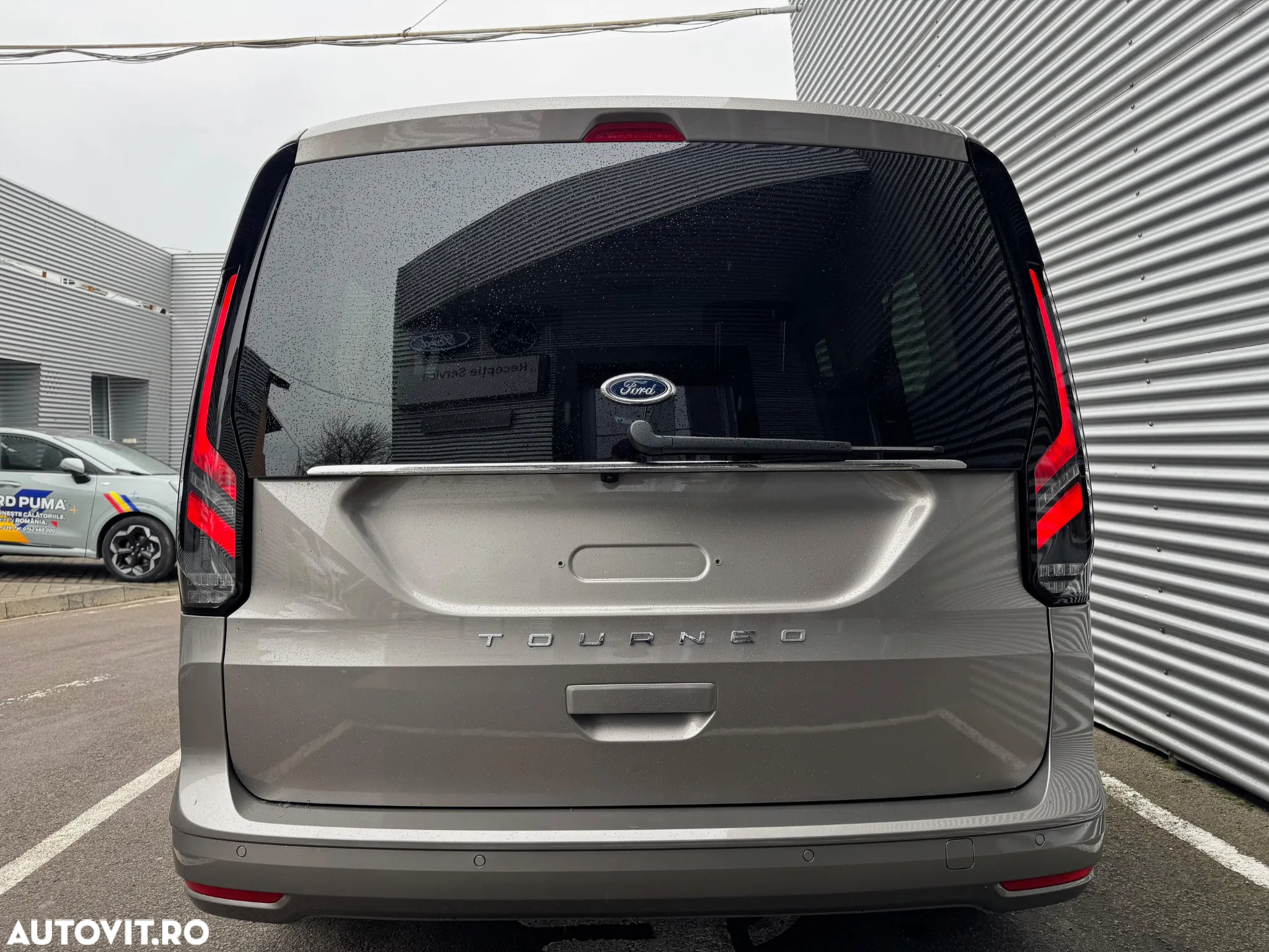 Ford Tourneo Connect 2.0L EcoBlue LWB Titanium - 27