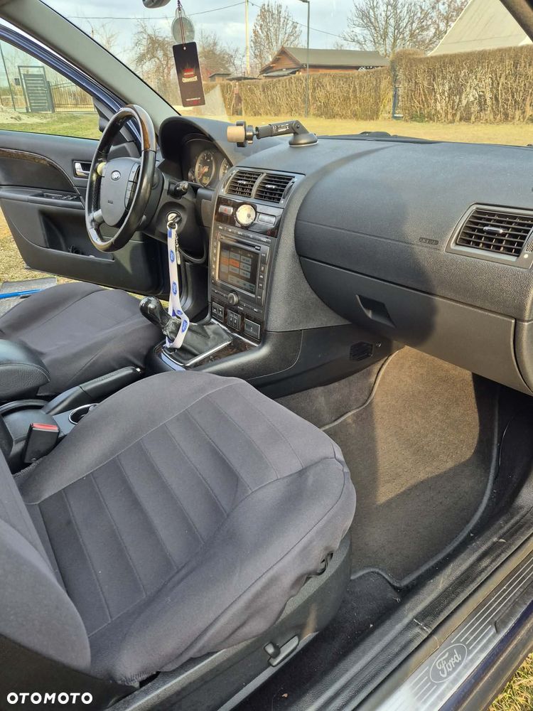 Ford Mondeo 2.0 TDCI Ghia - 12