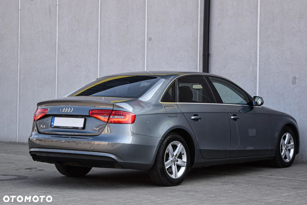 Audi A4 Limousine - 16