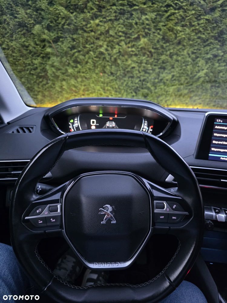 Peugeot 3008 1.2 PureTech Allure S&S - 18