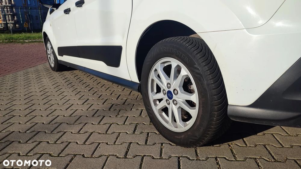 Ford Transit Connect - 17