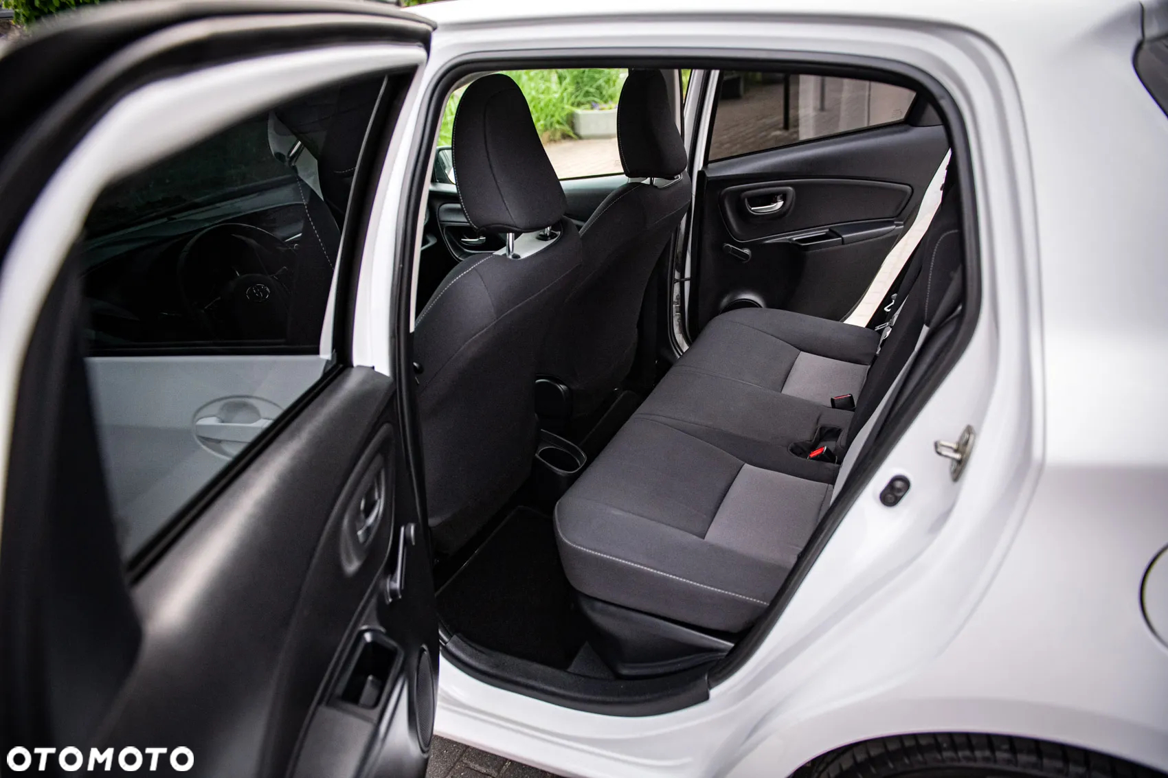 Toyota Yaris Hybrid 100 Premium EU6 - 27
