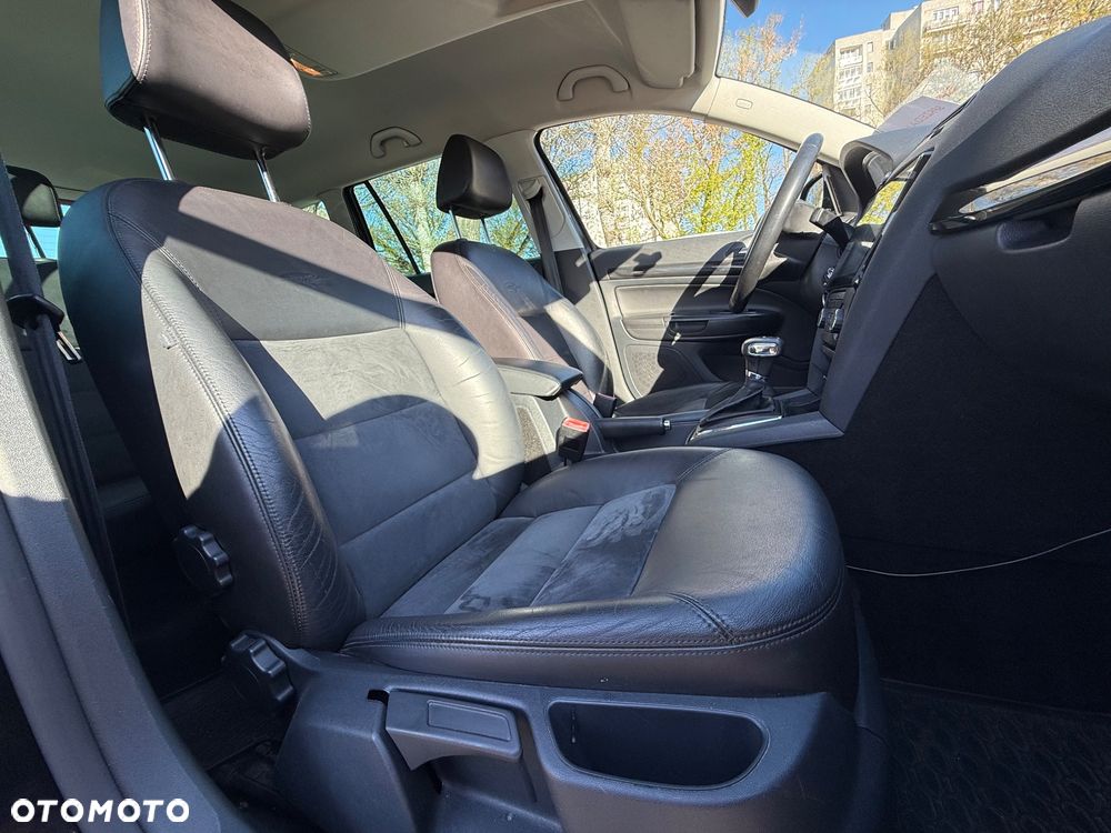 Skoda Octavia 1.8 TSI DSG Laurin & Klement - 39