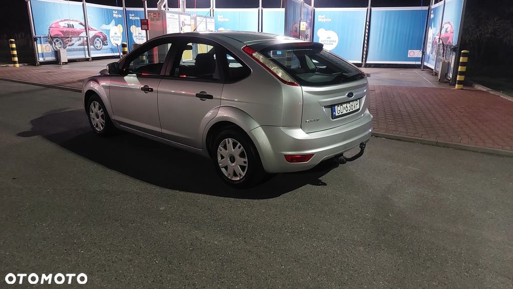 Ford Focus 1.6 Trend + - 16