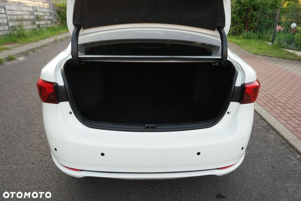 Toyota Avensis 1.8 Active - 19