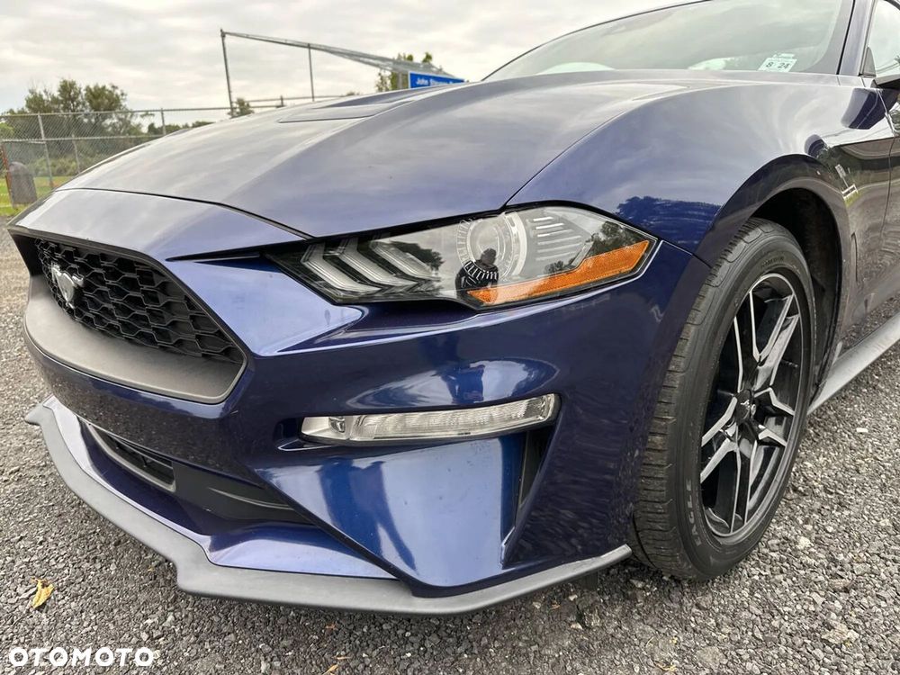 Ford Mustang - 2