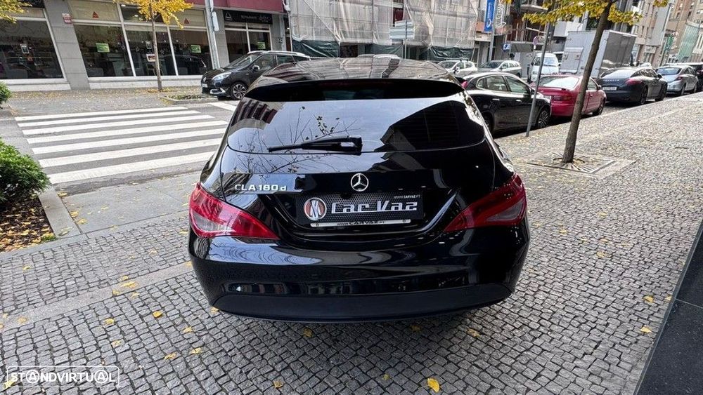 Mercedes-Benz CLA 180 d Shooting Brake - 4