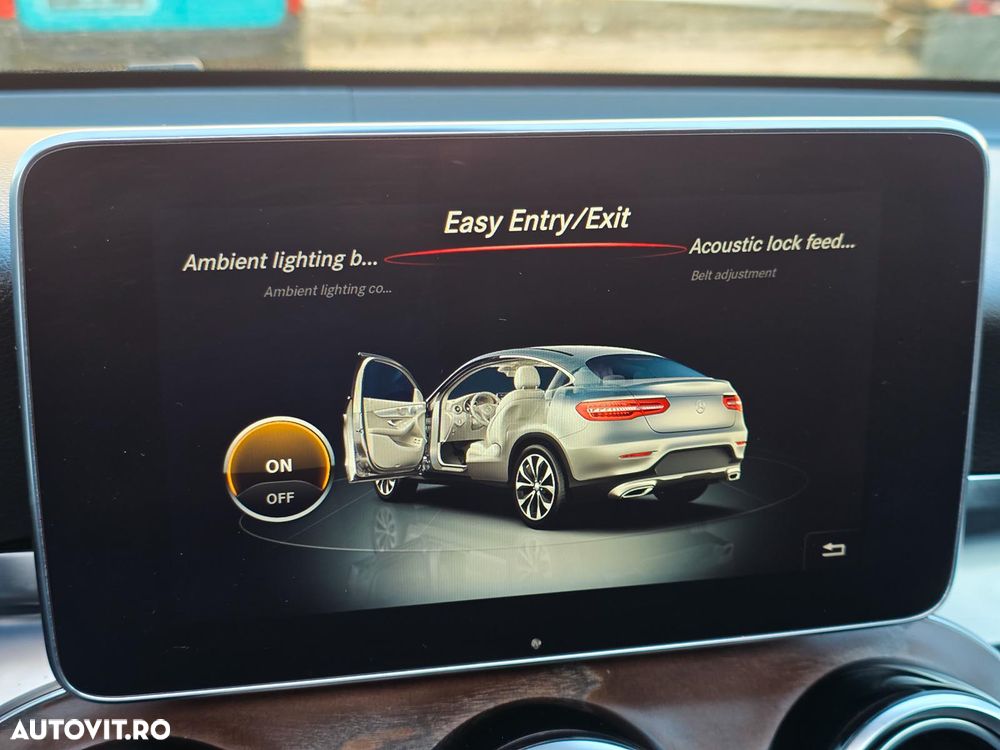 Mercedes-Benz GLC Coupe 300 4Matic 9G-TRONIC AMG Line - 36