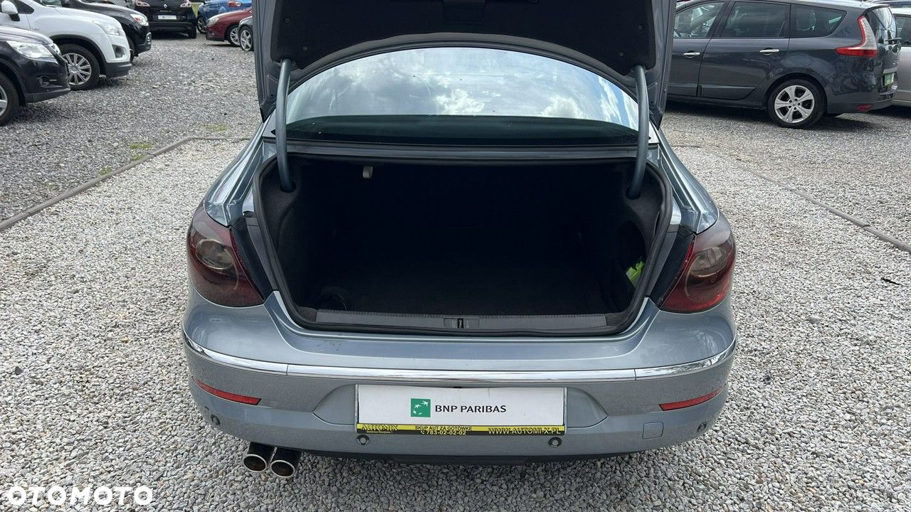 Volkswagen Passat CC - 24
