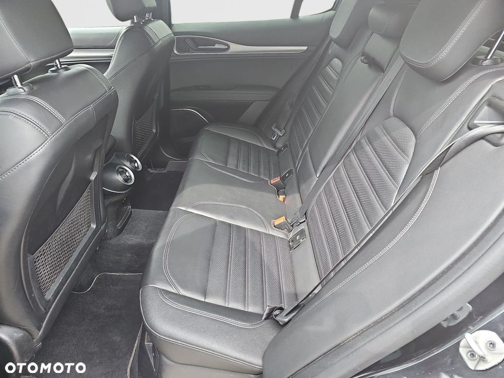 Alfa Romeo Stelvio 2.0 Turbo Veloce Q4 - 33