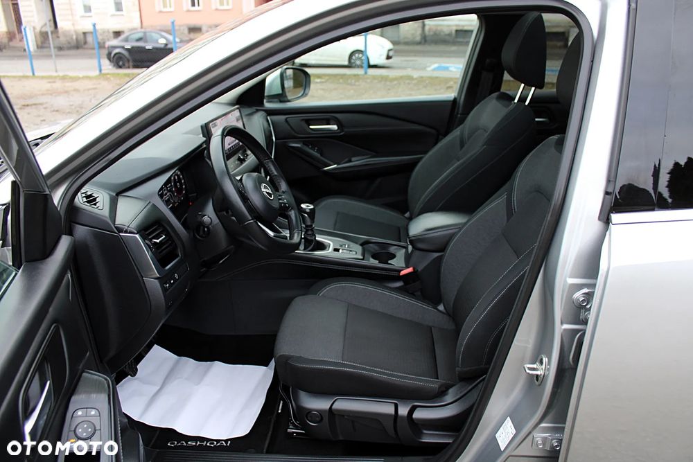 Nissan Qashqai 1.3 DIG-T N-Connecta - 18