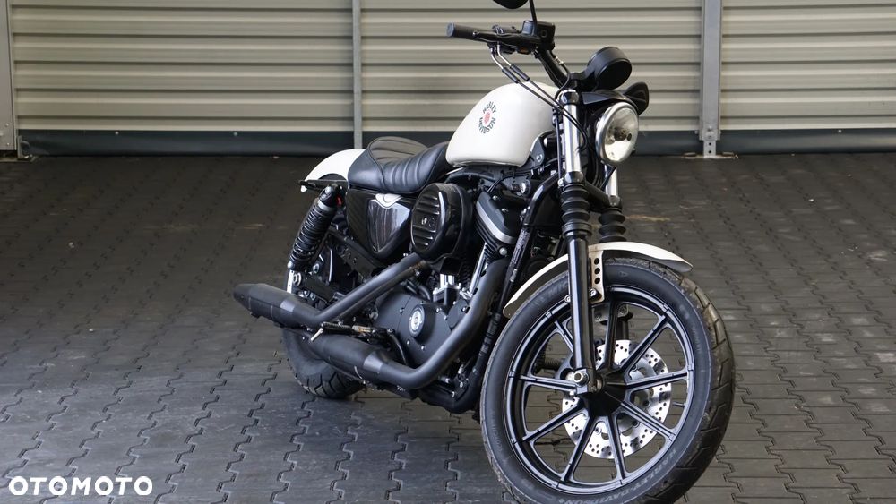 Harley-Davidson Sportster Iron 883 - 9