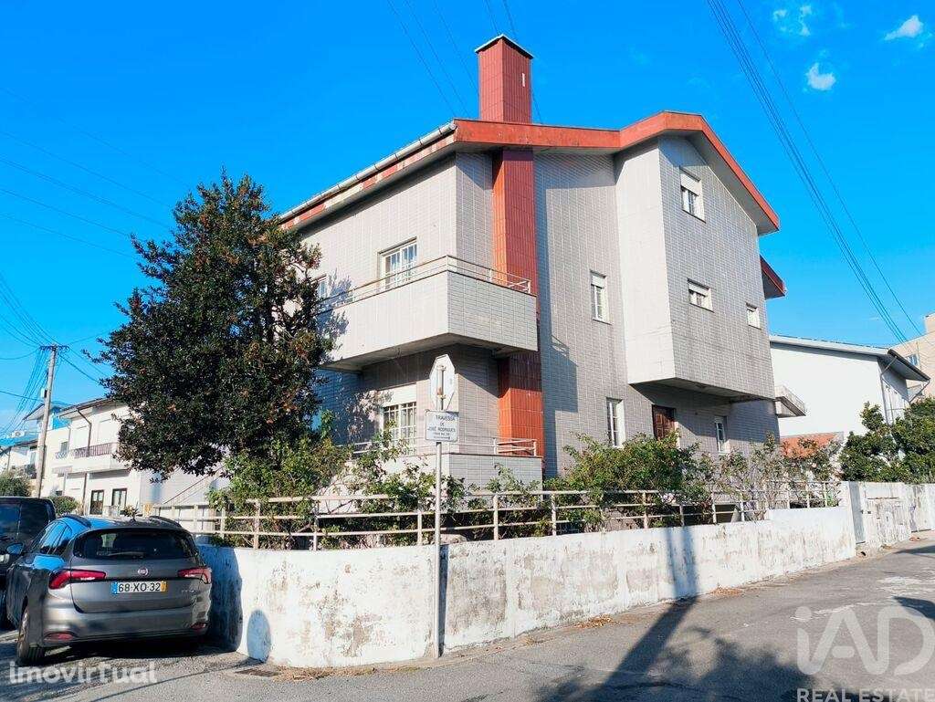 Moradia isolada T4 em Custóias, Leça do Balio e Guifões de 294 m2 - Grande imagem: 2/38