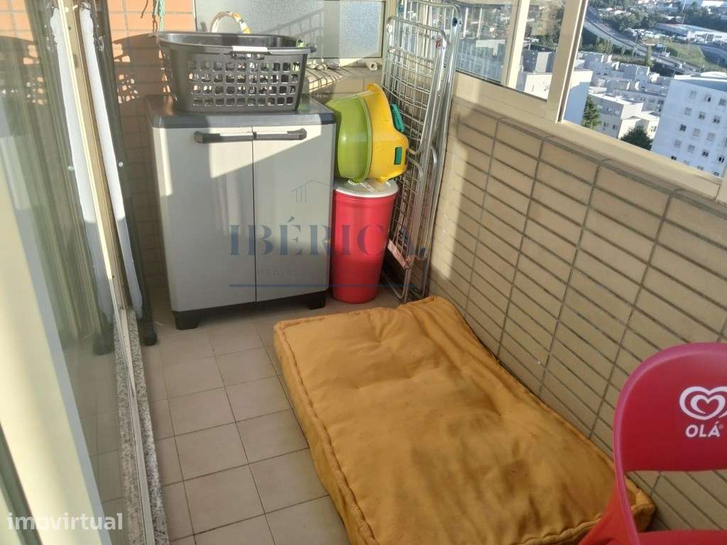T3 com suíte, varanda e garagem box junto ao
Hospital Santos Silva... - Grande imagem: 3/27