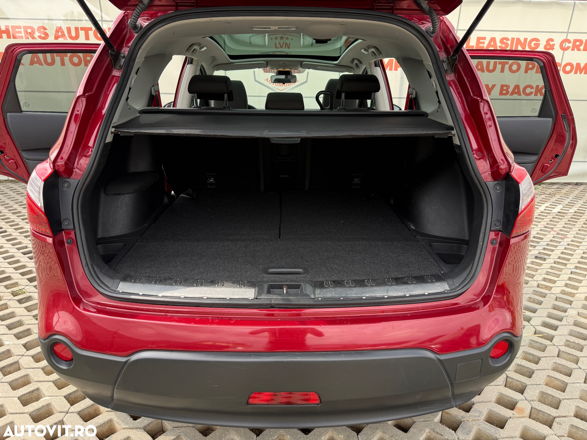 Nissan Qashqai+2 +2 1.6 2WD Visia - 12