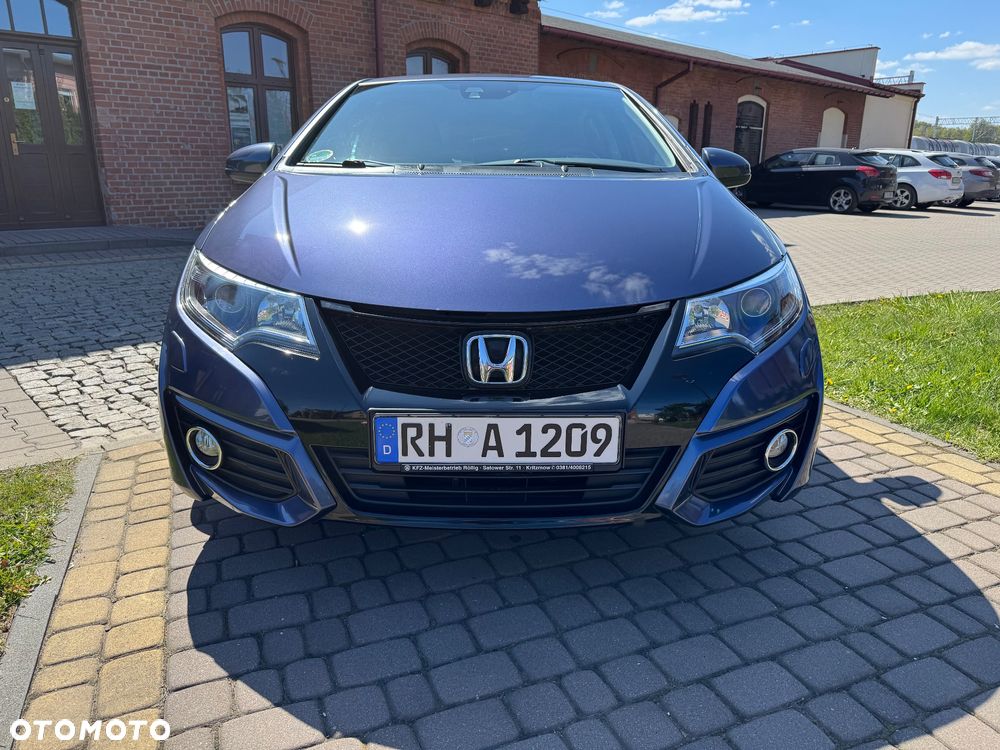 Honda Civic 1.8 i-VTEC Executive Black Edition - 3