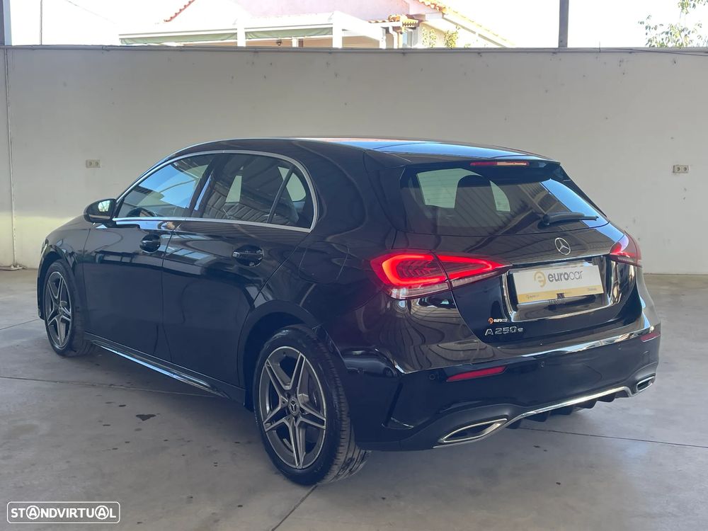 Mercedes-Benz A 250 e 8G-DCT AMG Line - 3