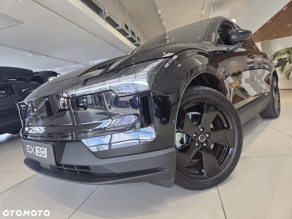Volvo EX30 69kWh Single Motor Long Range Plus Black Edition - 4