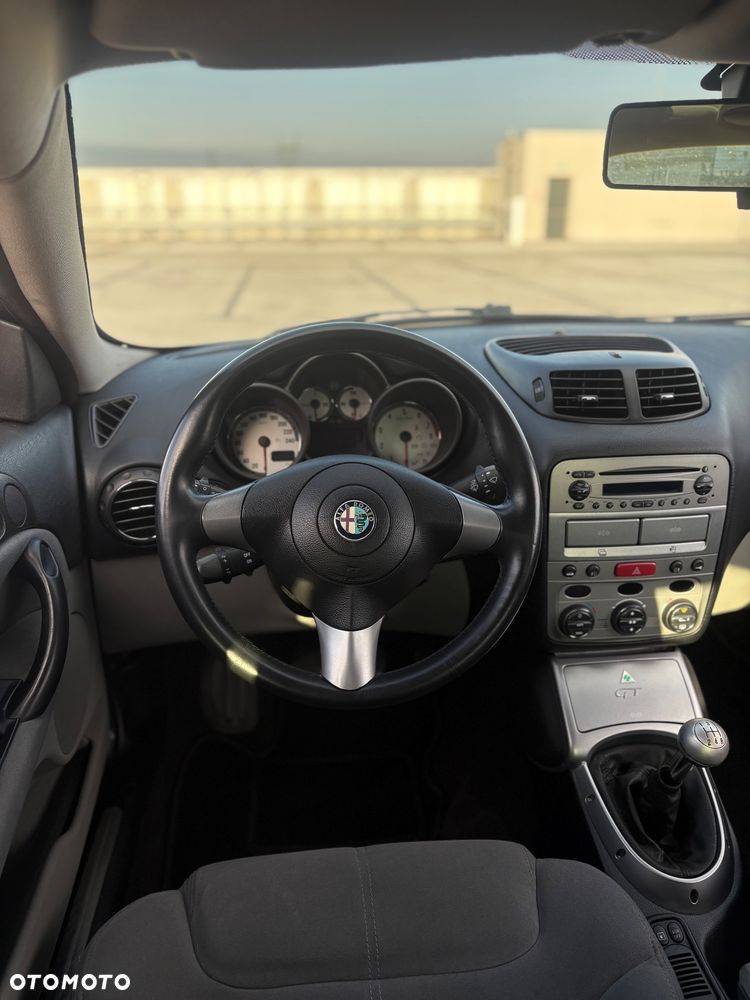 Alfa Romeo GT 1.8TS Impression - 12