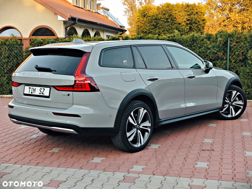 Volvo V60 Cross Country B4 D AWD Ultimate - 16
