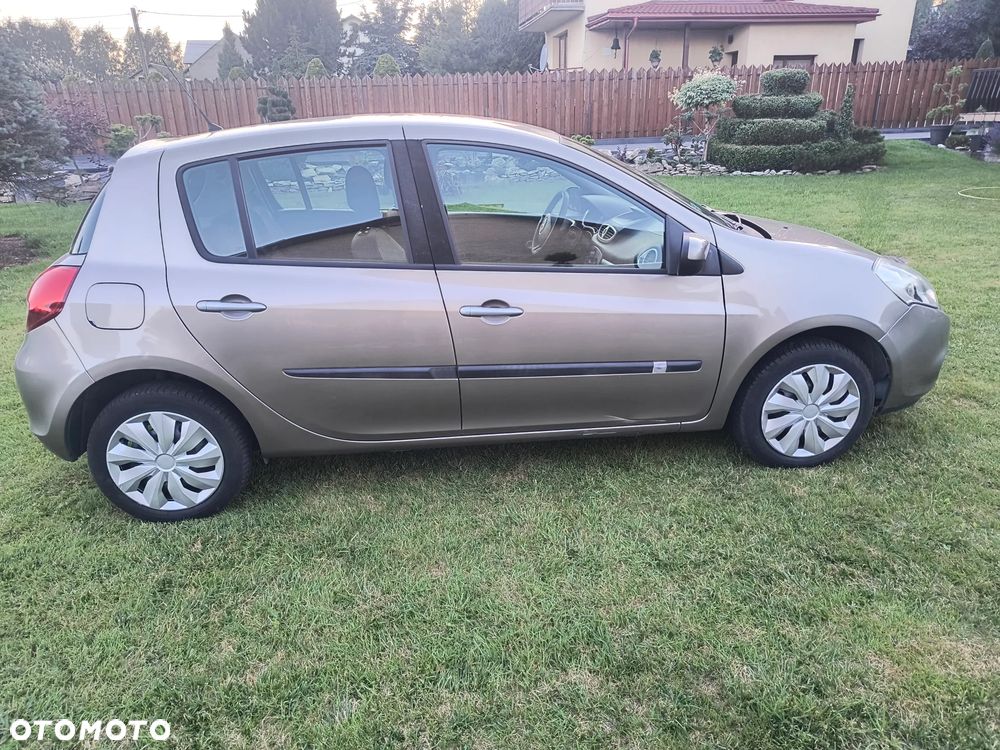 Renault Clio 1.2 16V Night&Day - 17
