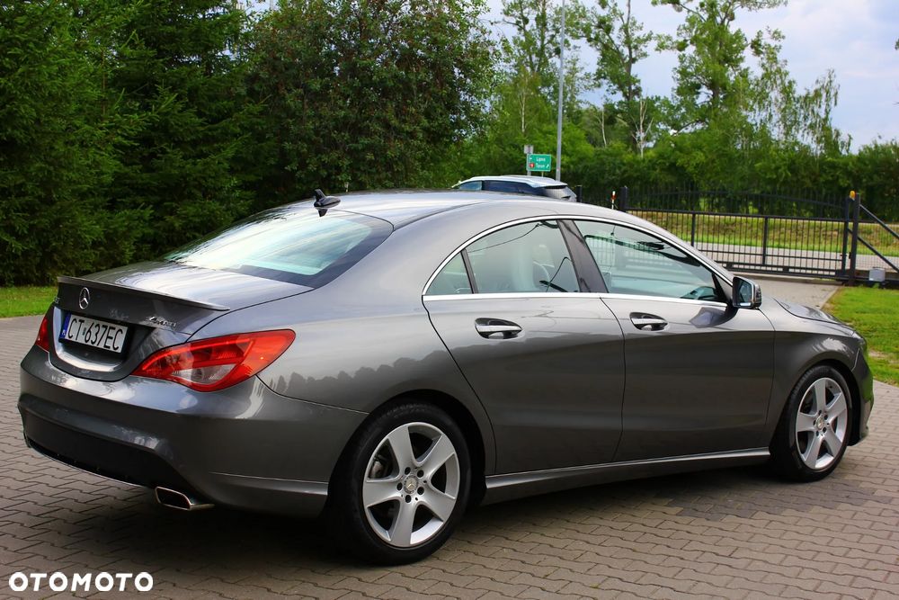 Mercedes-Benz CLA 250 4Matic 7G-DCT - 18
