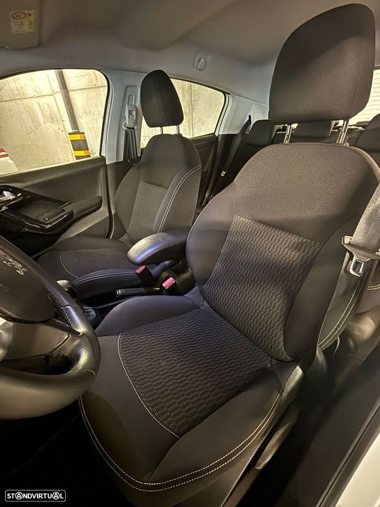 Peugeot 208 1.2 PureTech Allure - 5