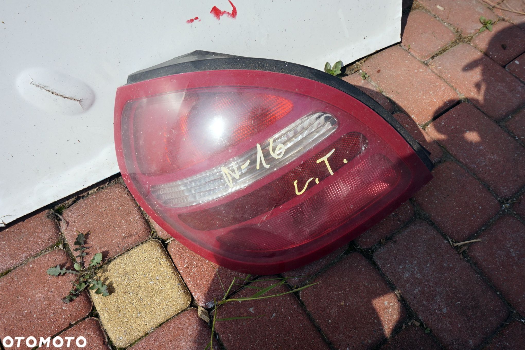 LAMPA TYLNA LEWA ALMERA II N16 3D HB 26555BN025 NISSAN 2000-2003 - 1