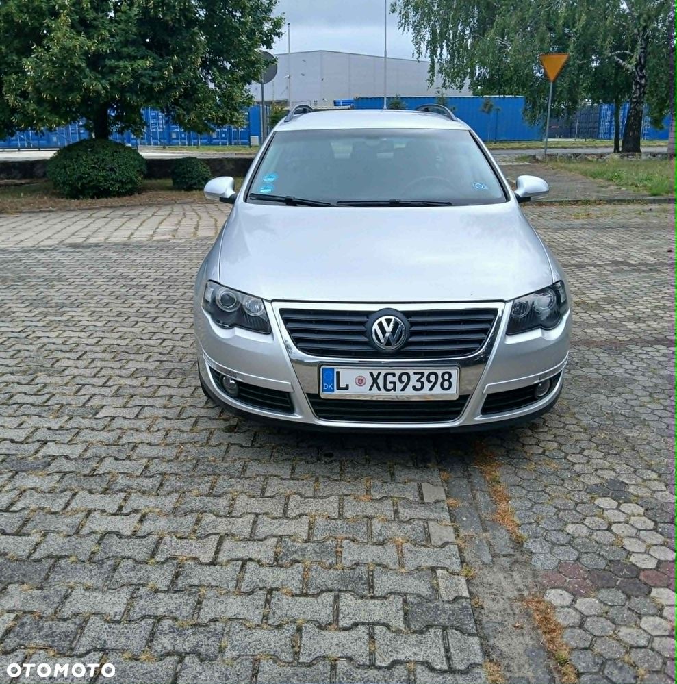 Volkswagen Passat - 1