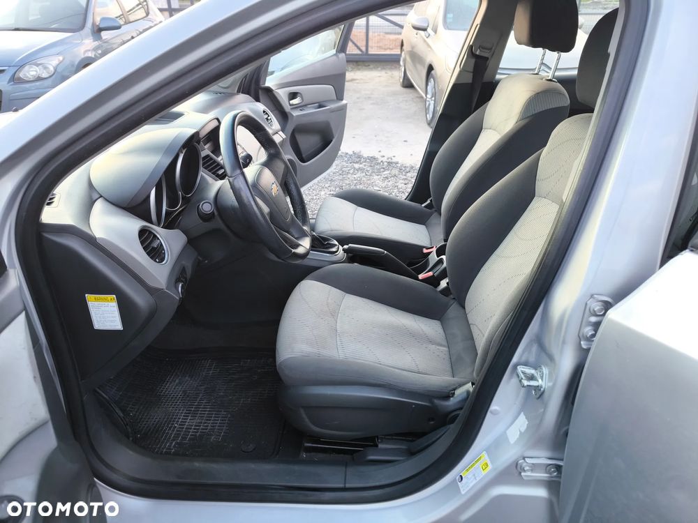 Chevrolet Cruze 1.6 LS - 20