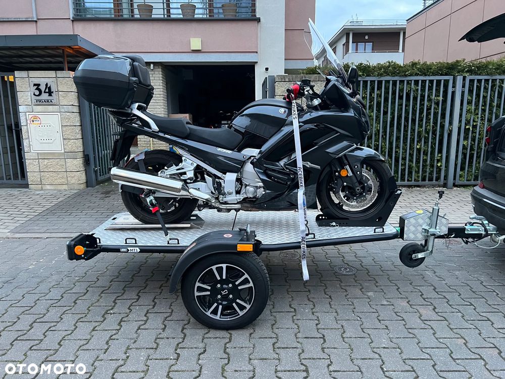 Yamaha FJR - 12