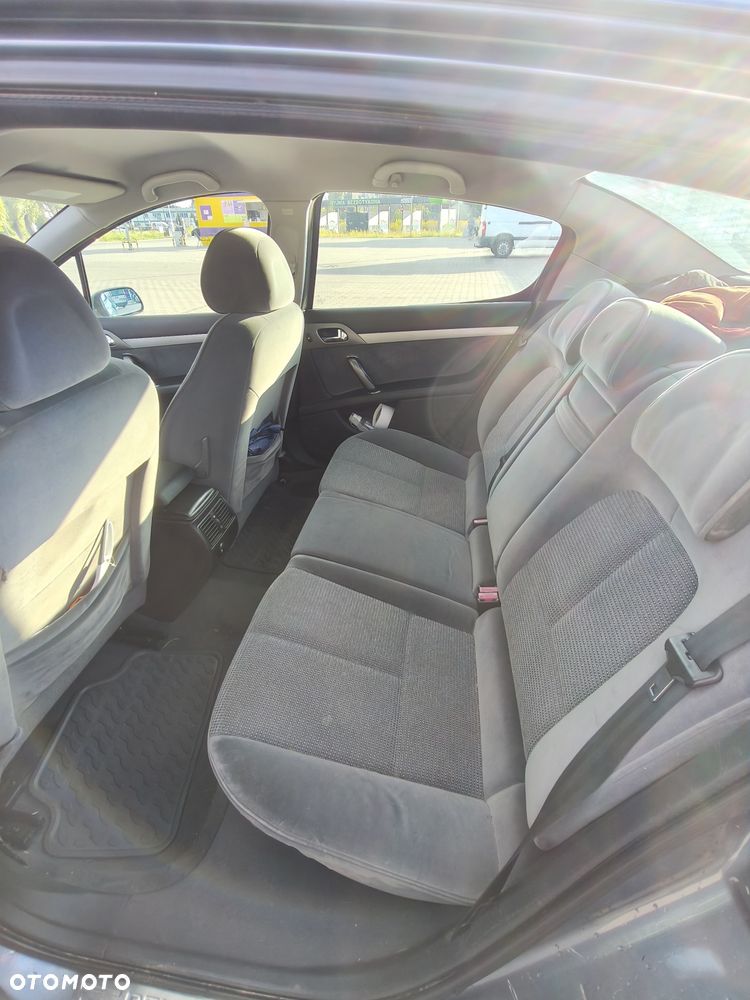 Peugeot 407 - 6