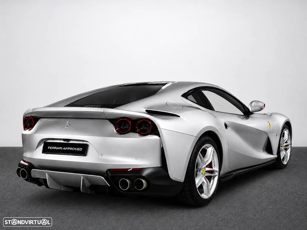 Ferrari 812 Superfast - 6