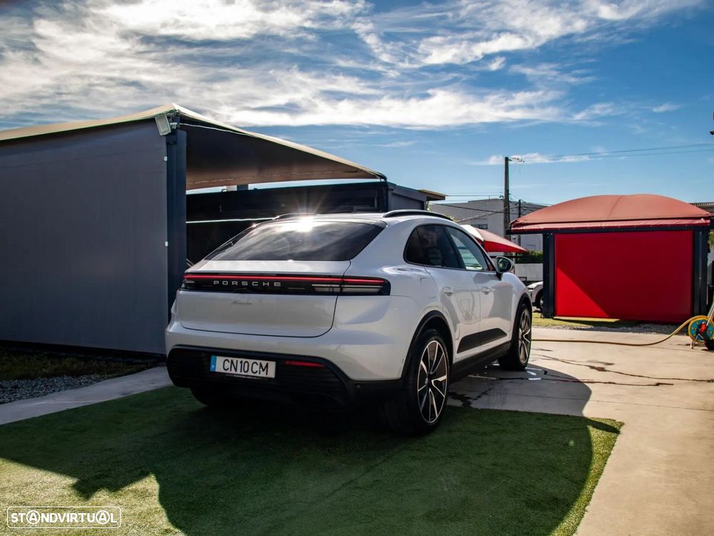 Porsche Macan Electric - 7