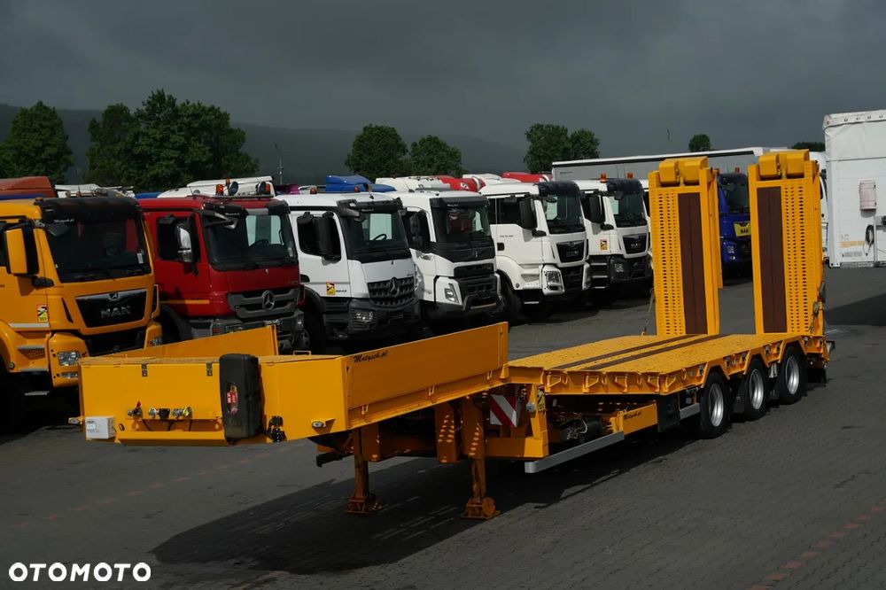 Louault / NACZEPA LAWETA  13,6 M / NISKOPODWOZIE / PODEST HYDRAULICZNY / NAJAZDY HYDRAULICZNE / OŚ SKRĘTNA / WYCIĄGARKA  / POSZERZANA - 1