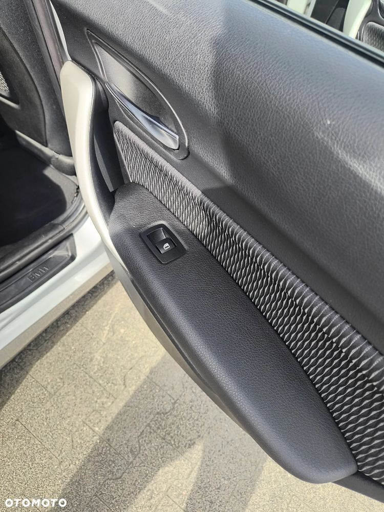 BMW Seria 1 116i Sport Line - 22