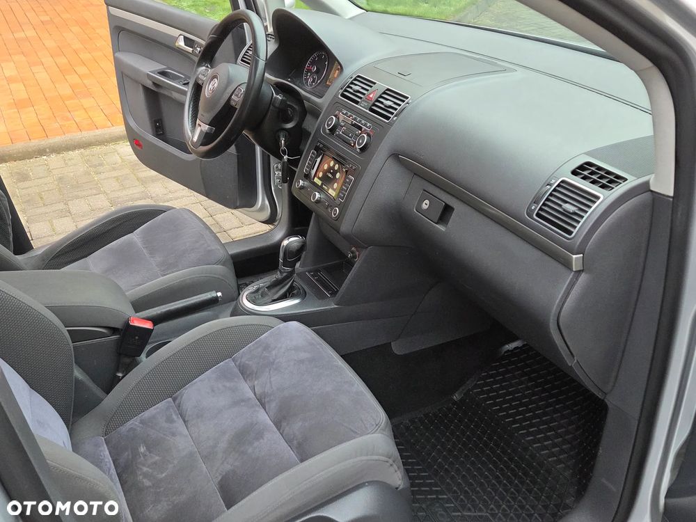 Volkswagen Touran 1.6 TDI DPF BlueMotion Technology DSG Highline - 17