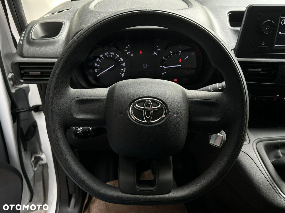 Toyota Proace City - 16