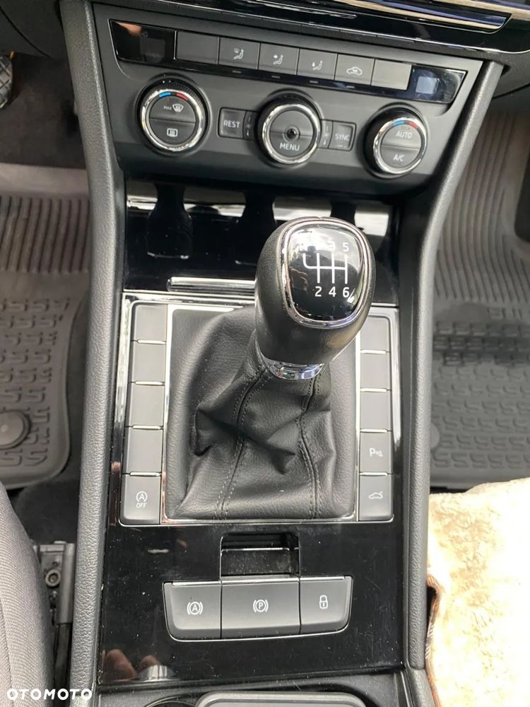 Skoda Superb 2.0 TDI Style - 10
