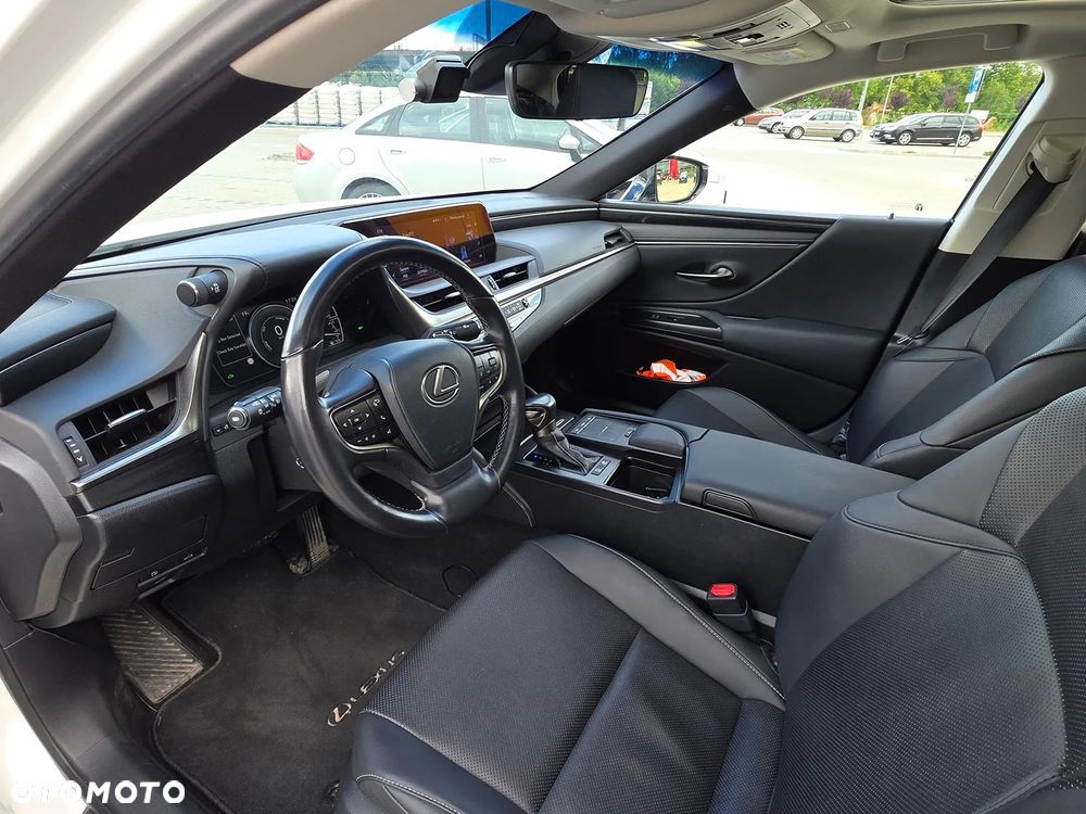 Lexus ES 300h Business Edition + - 12