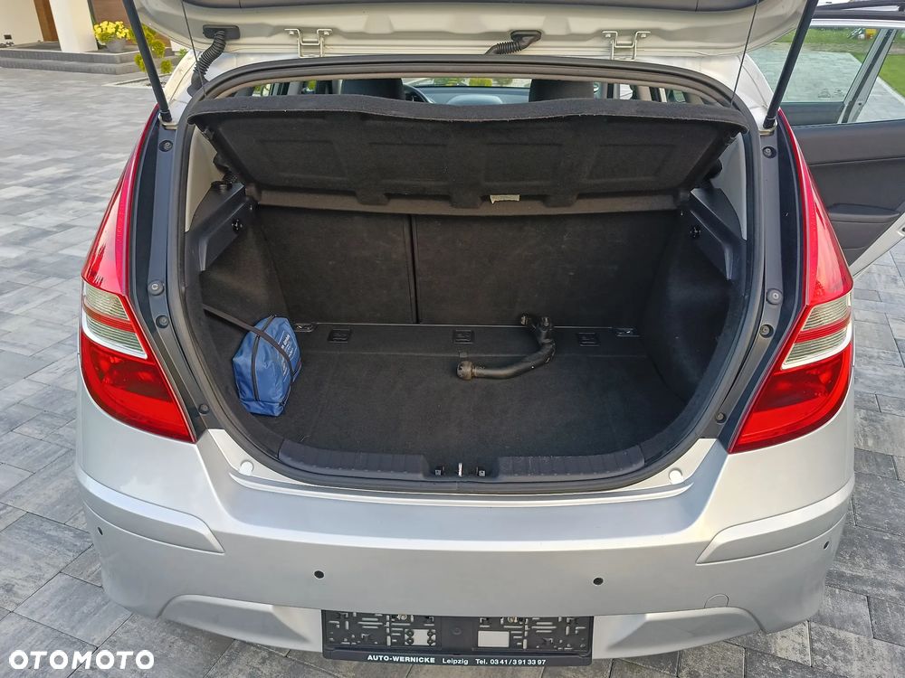 Hyundai i30 1.6 CRDi FIFA WM Edition - 7