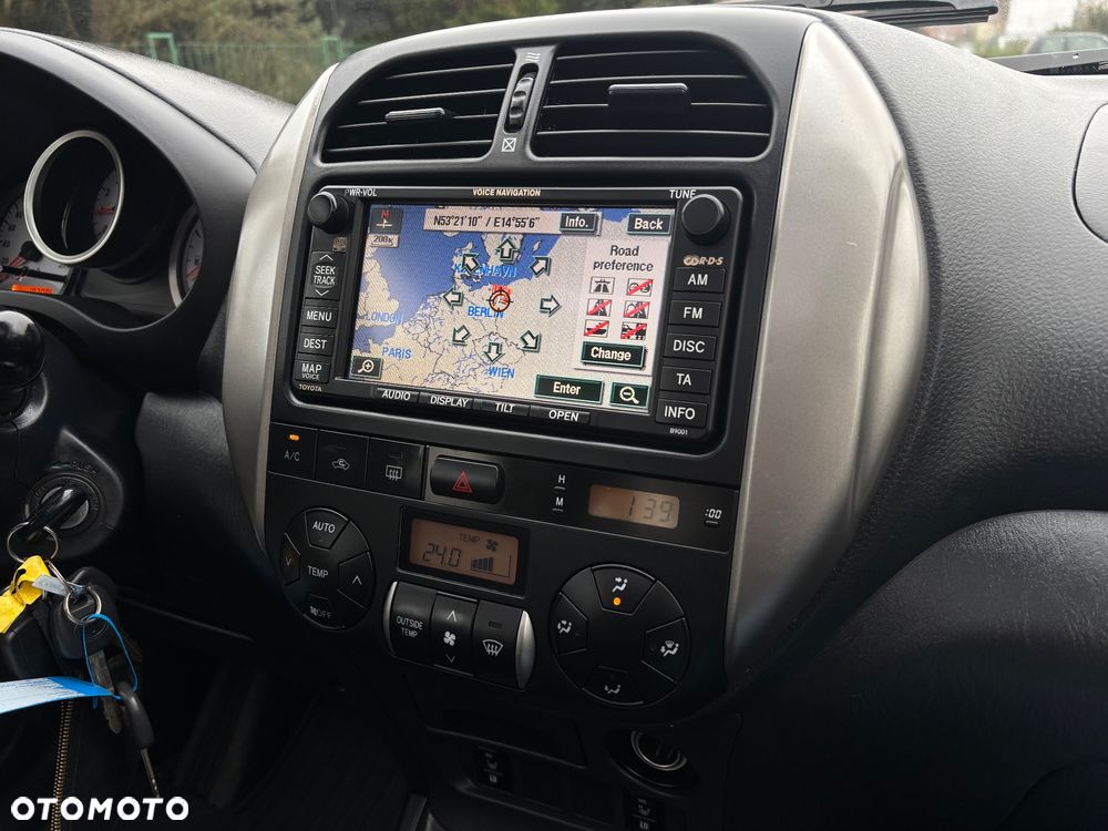 Toyota RAV4 2.0 VVT-i 4x4 - 33